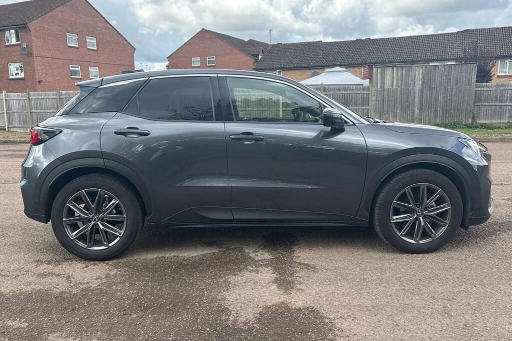 Lexus LBX 1.5 Premium E-cvt #23