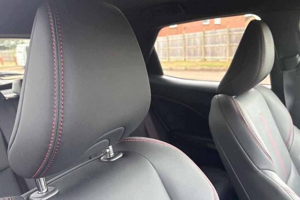Lexus LBX 1.5 Premium E-cvt #20