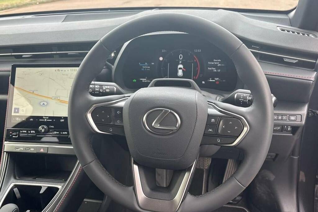 Lexus LBX 1.5 Premium E-cvt #10