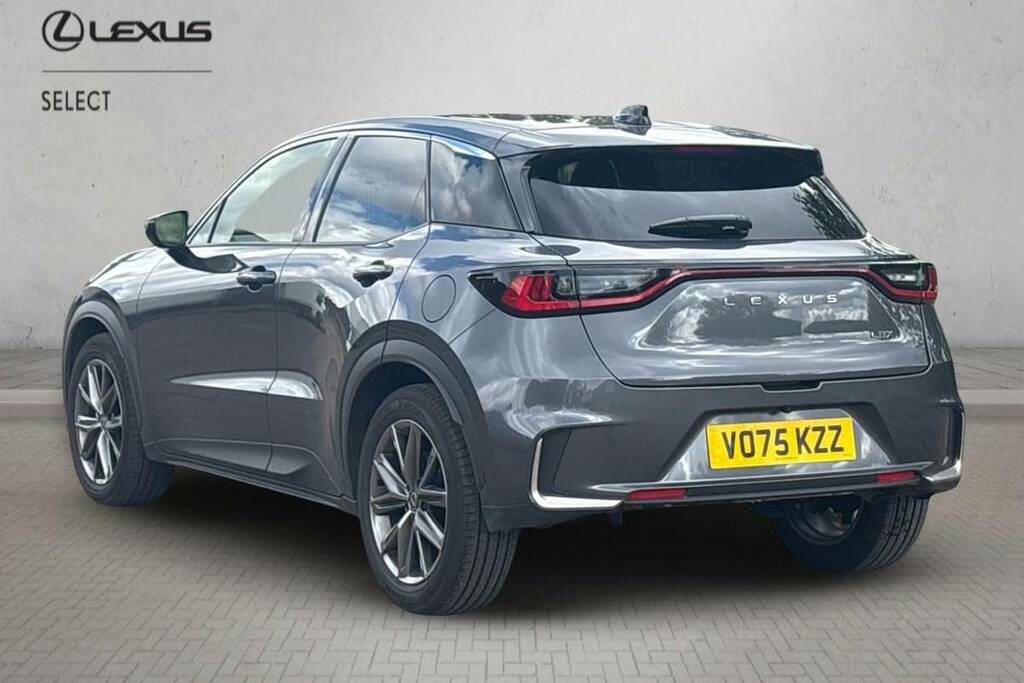 Lexus LBX 1.5 Premium Plus E-cvt Grey #4