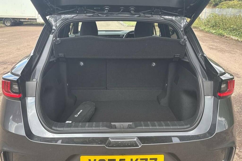 Lexus LBX 1.5 Premium E-cvt #13
