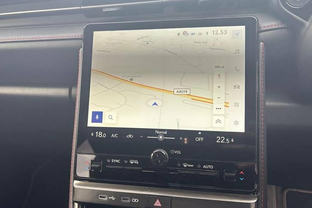 Lexus LBX 1.5 Premium E-cvt #9