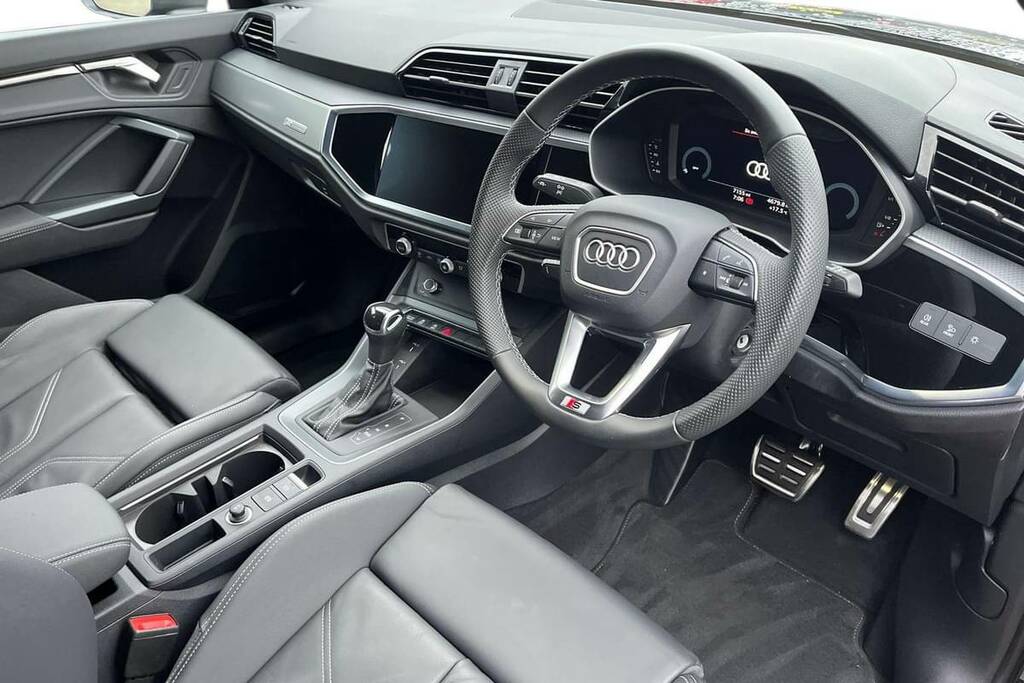 Audi Q3 35 Tfsi S Line S Tronic Leather Black #4