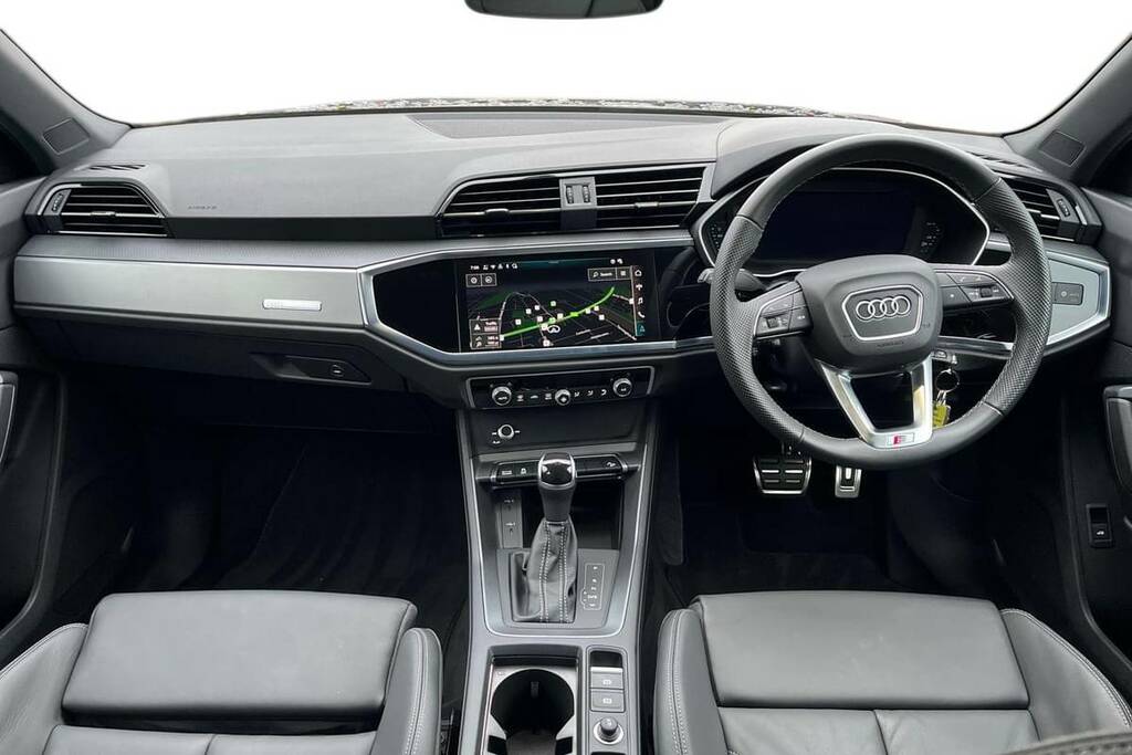 Audi Q3 Sport Black #17