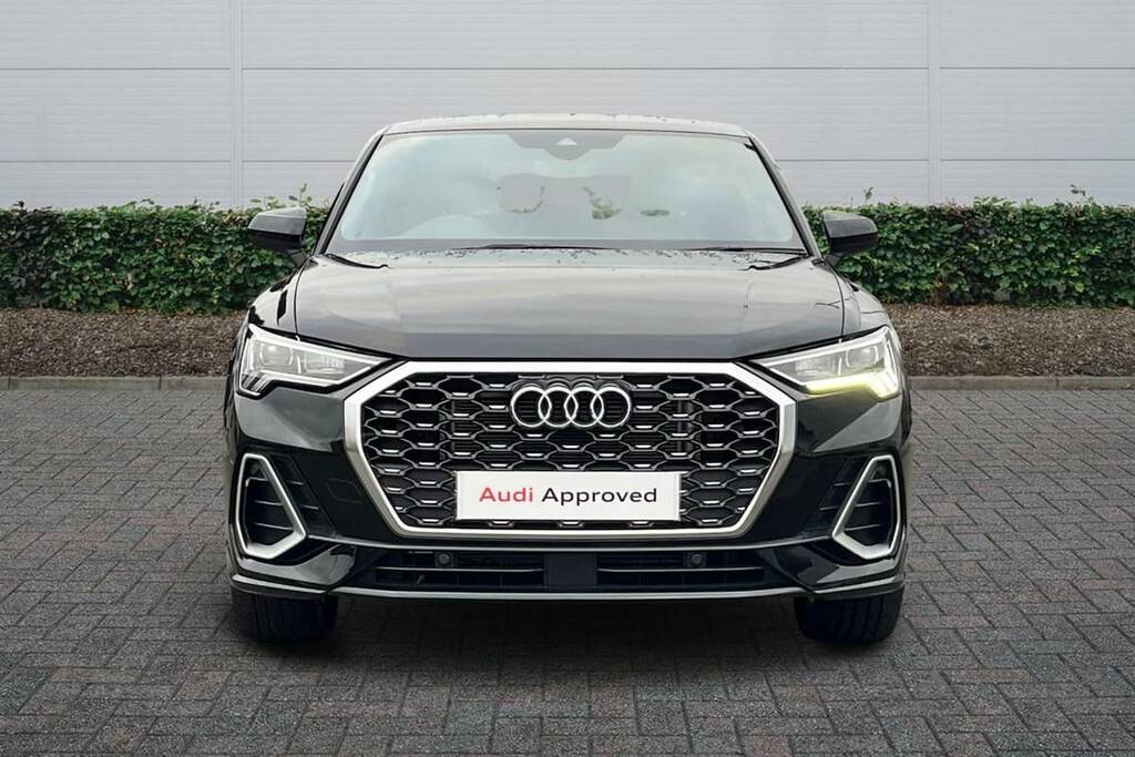 Audi Q3 Sport Black #12