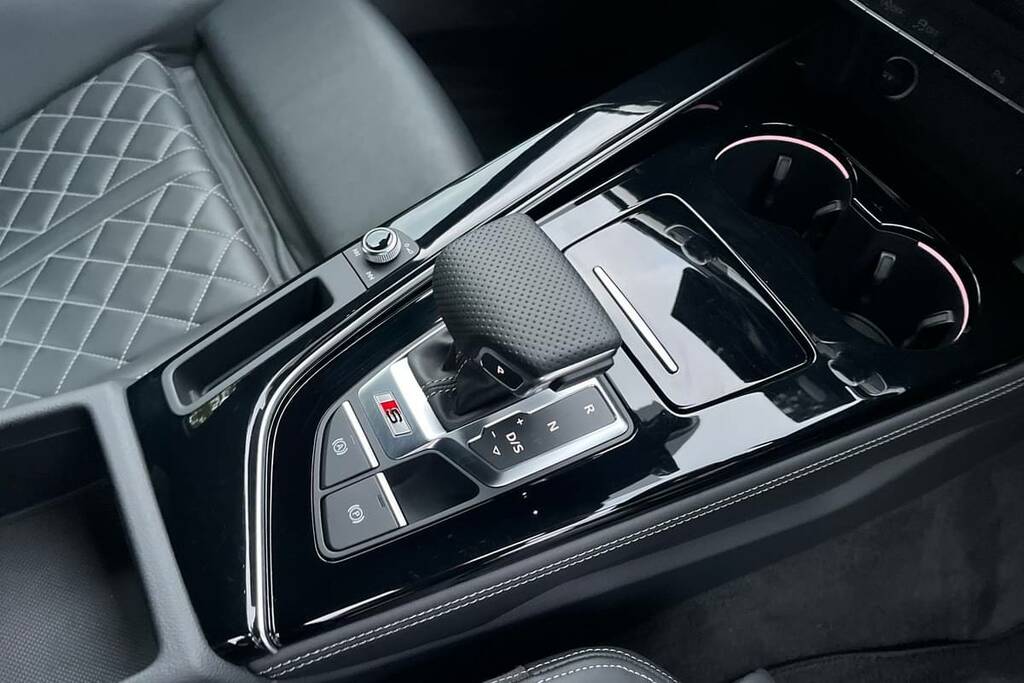 Audi A4 Avant 2L S Line White #7