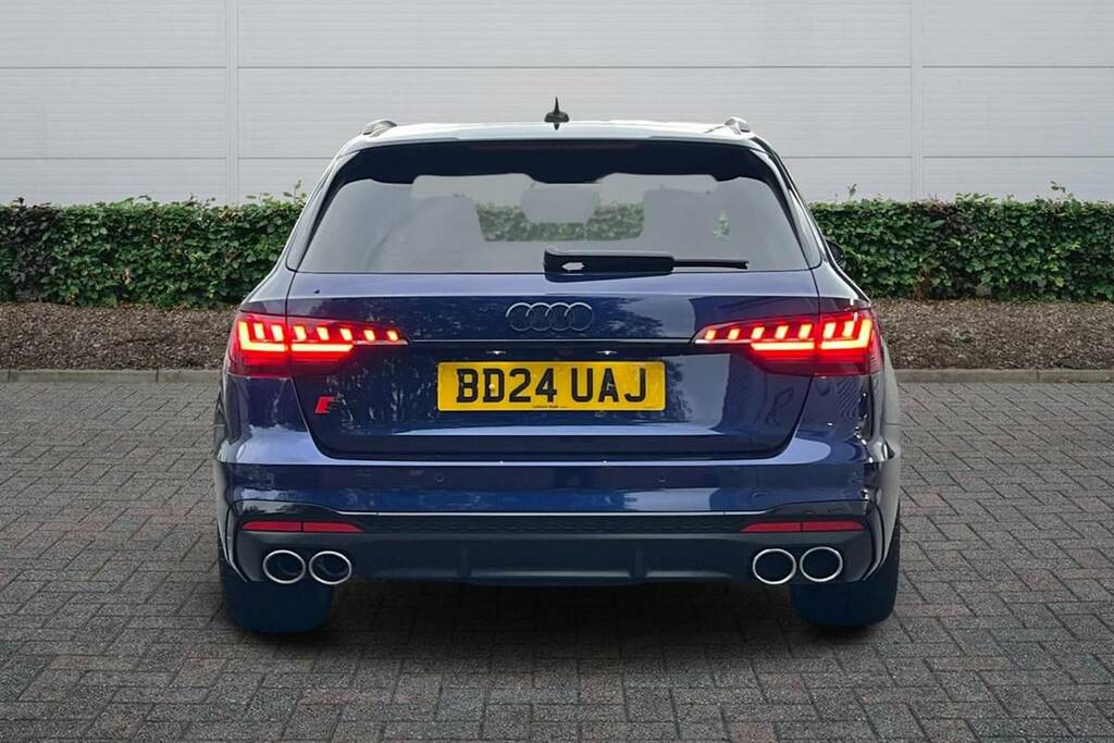 Audi A4 Avant 2L S Line White #15