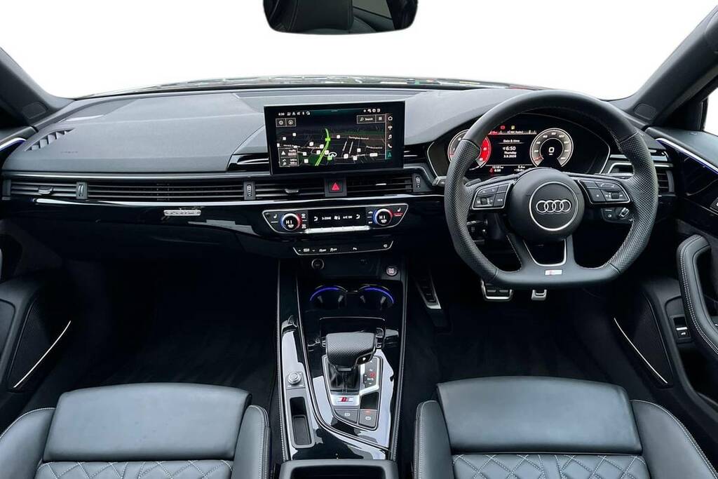 Audi A4 Avant 2L S Line White #19