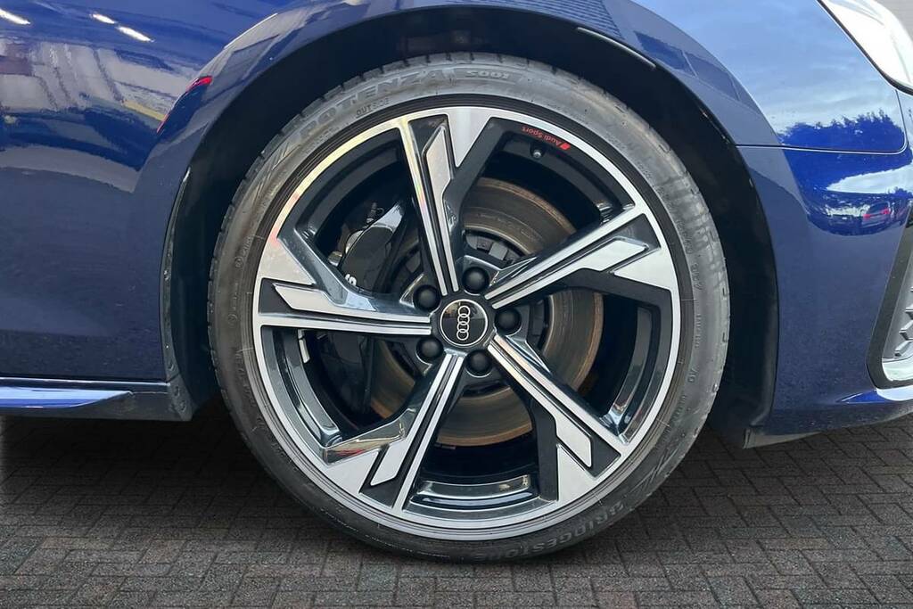 Audi A4 Avant 2L S Line White #17
