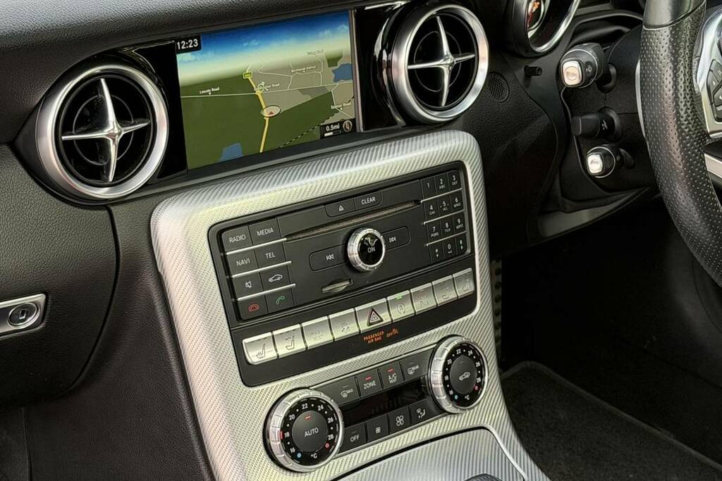 Mercedes-Benz SLC Slc 200 Amg Line 9G-tronic Black #4