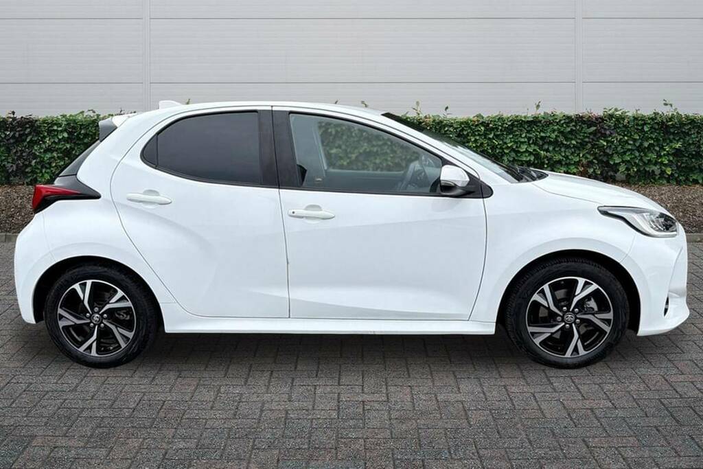 Toyota Yaris 1.5 Hybrid Design Cvt White #5