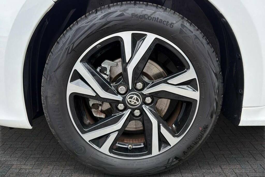 Toyota Yaris 1.5 Hybrid Design Cvt White #6