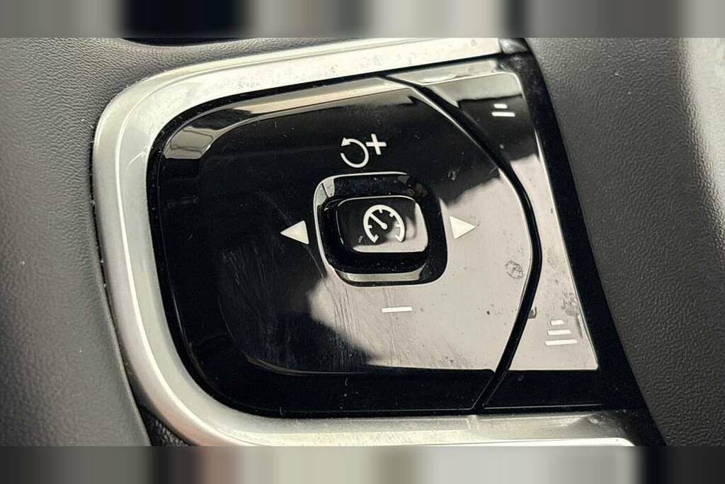 Volvo XC60 2L Plus Grey #17