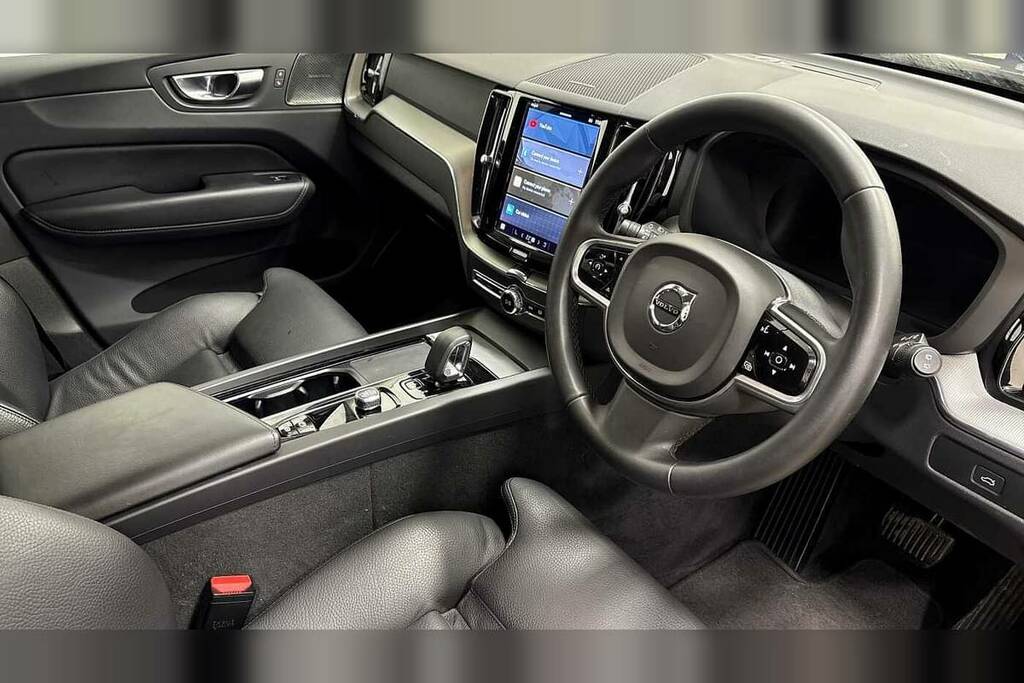 Volvo XC60 2.0 B5p Plus Dark Awd Geartronic Black #6