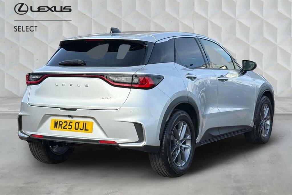 Lexus LBX 1.5 Premium E-cvt Silver #2