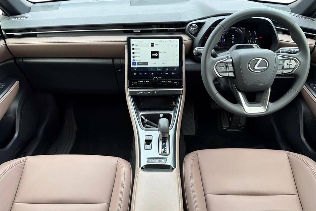 Lexus LBX 1.5 Premium E-cvt Silver #6