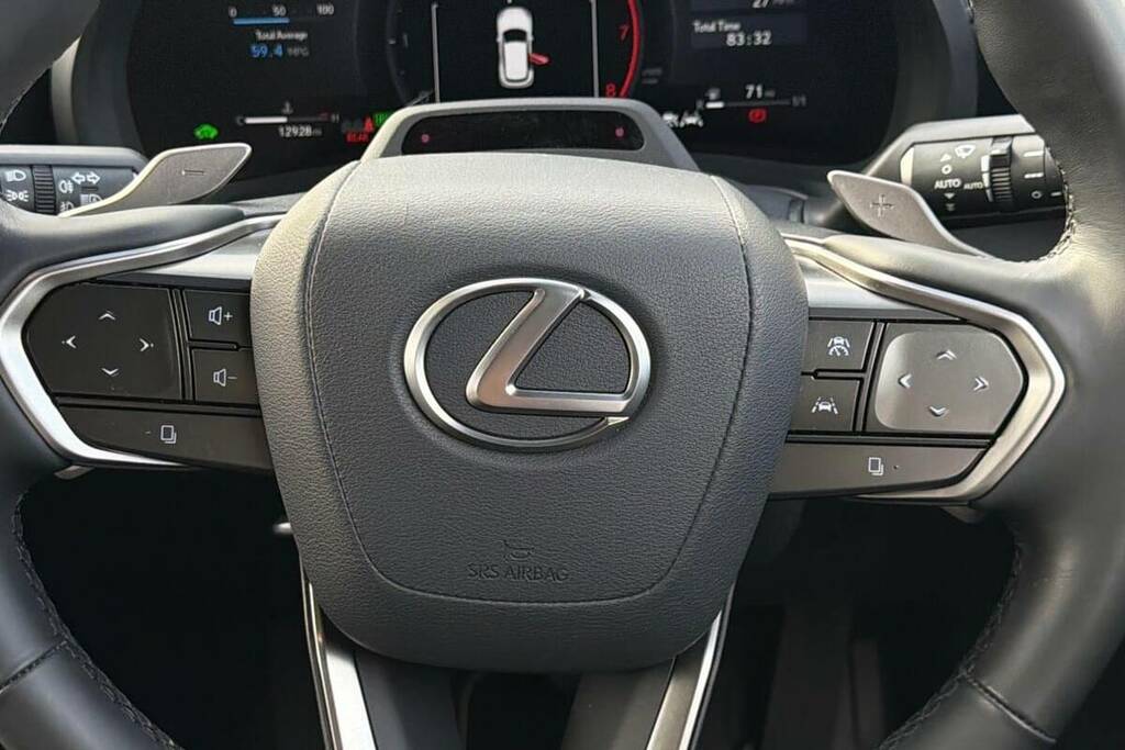 Lexus LBX 1.5 Takumi E-cvt Red #10