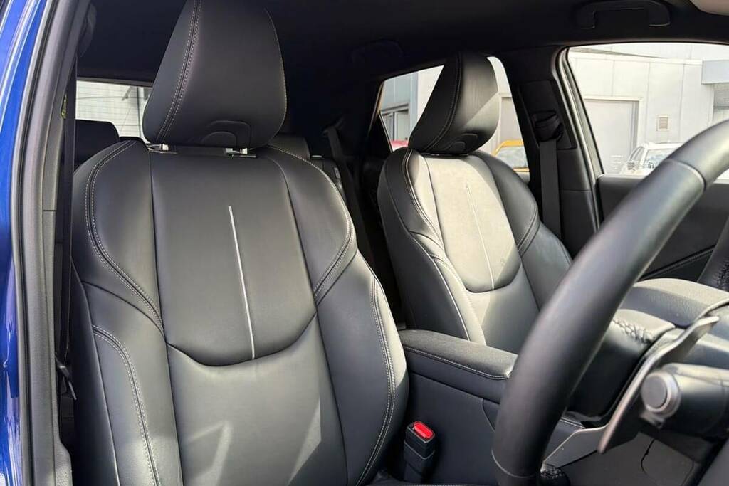 Lexus LBX 1.5 Takumi E-cvt Red #17