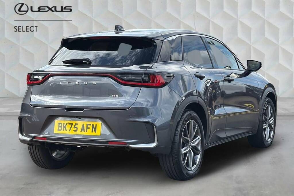 Lexus LBX 1.5 Premium Plus E-cvt Grey #2