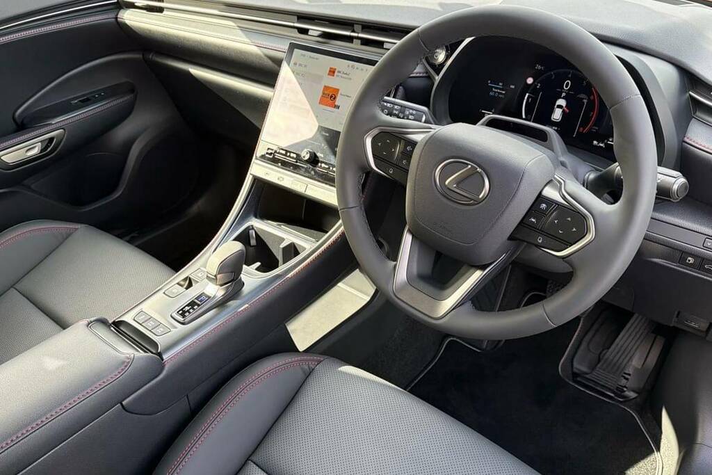 Lexus LBX Vibrant Edition Bi-tone Black #12