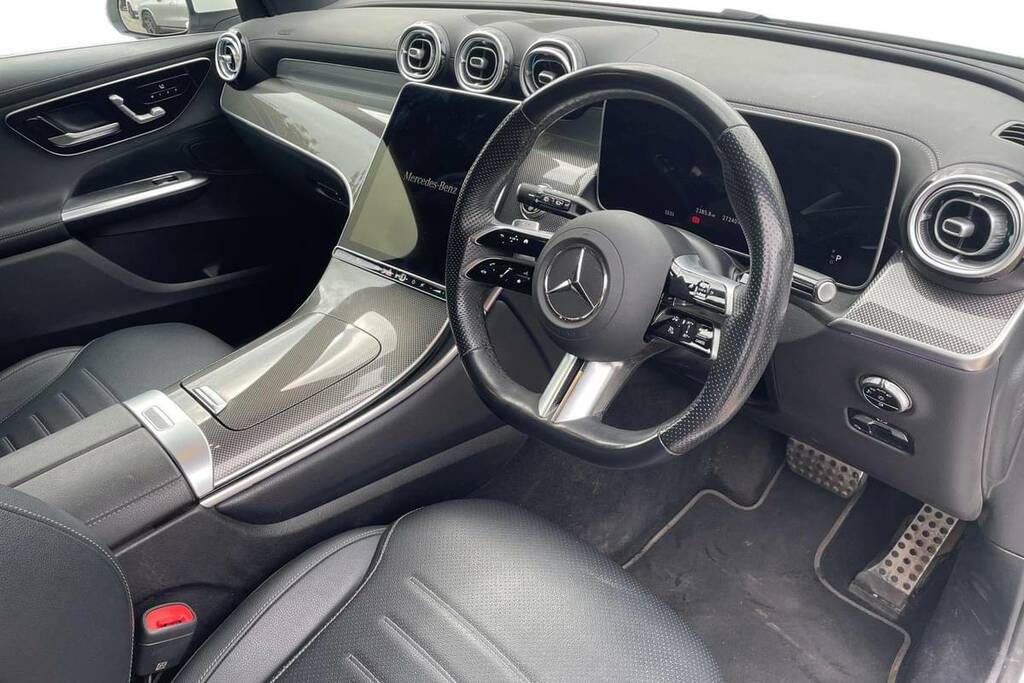 Mercedes-Benz GLC Class 300 4Matic Amg Line 9G-tronic White #4