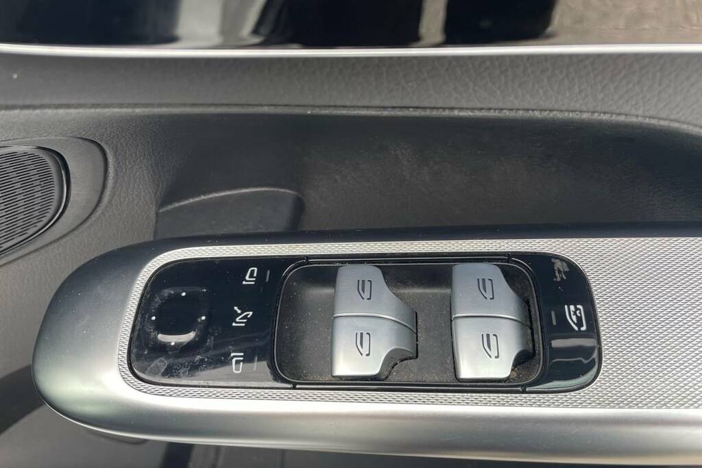 Mercedes-Benz GLC Class 300 4Matic Amg Line 9G-tronic White #5