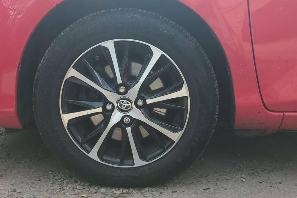 Toyota Yaris Icon Tech Red #17