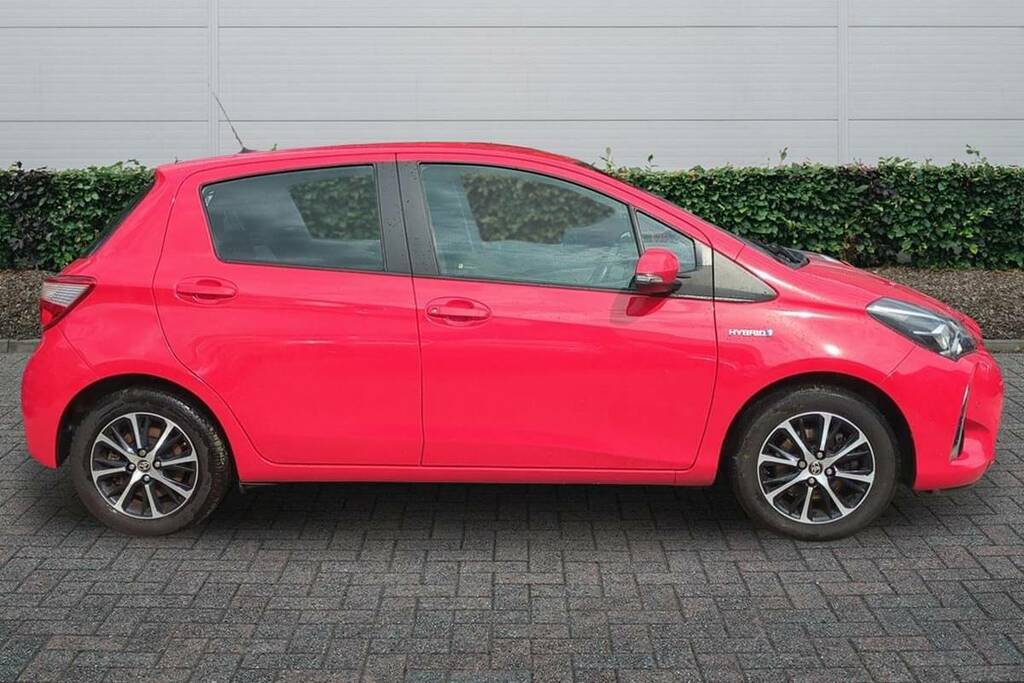 Toyota Yaris 1.5 Hybrid Icon Tech Cvt Red #5
