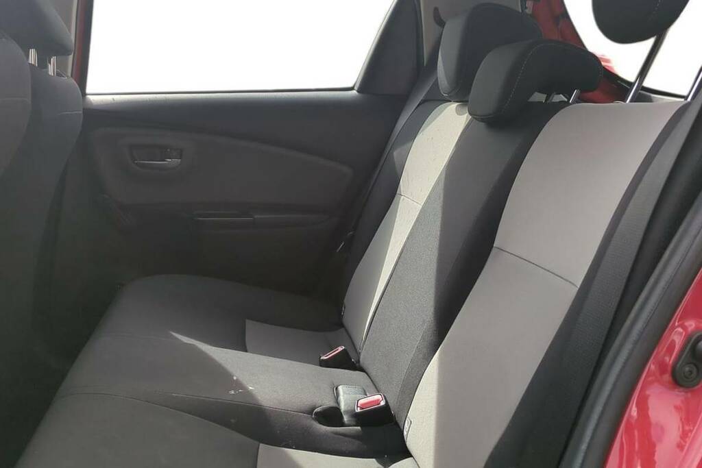 Toyota Yaris Icon Tech Red #9