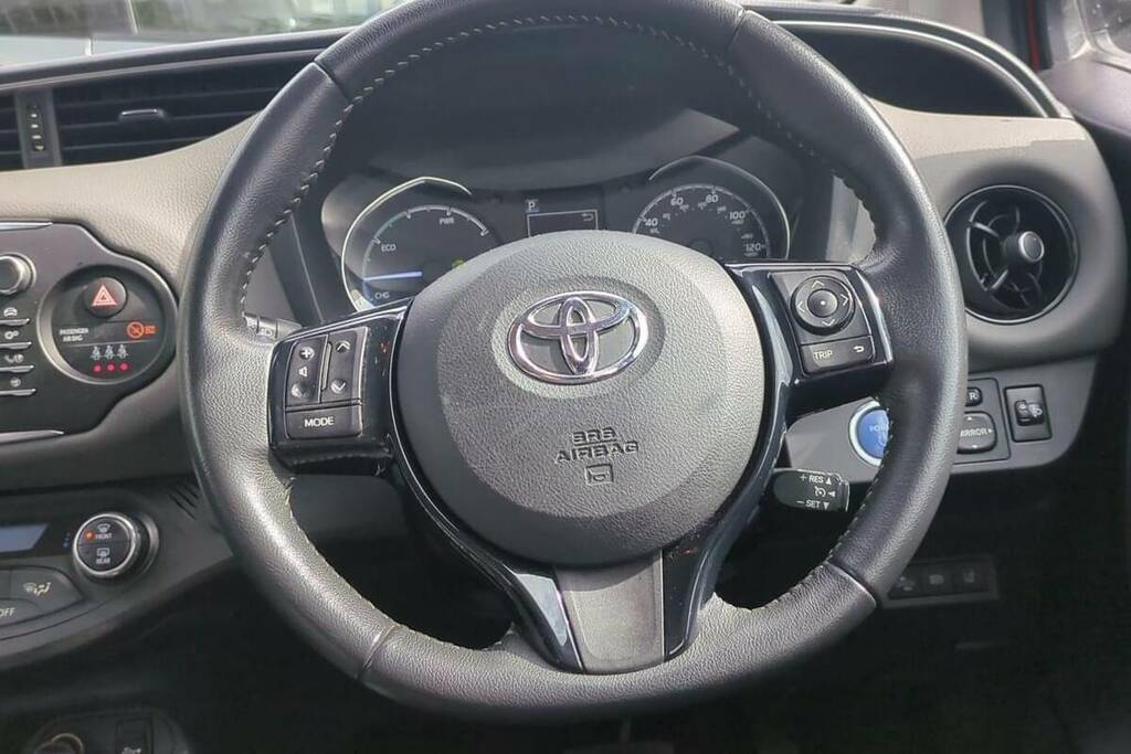 Toyota Yaris Icon Tech Red #18
