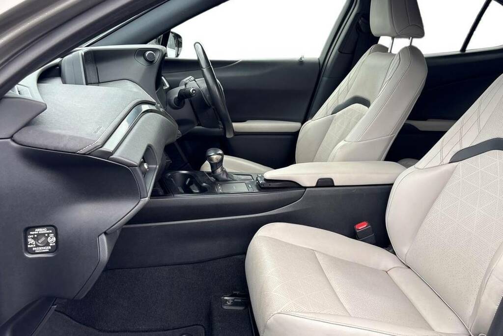 Lexus UX 250H 2.0 Cvt Premium Driver Assist Pack FM70KCX Silver #5