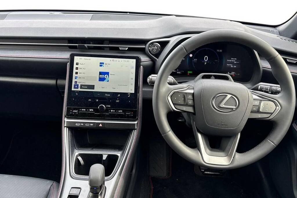 Lexus LBX 1.5 Takumi E-cvt Red #7