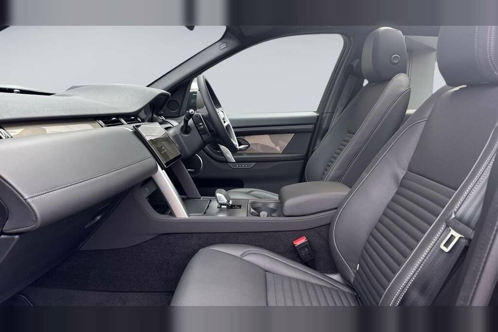 Land Rover Discovery Sport 1.5 P270e Metropolitan 5 Seat  #3