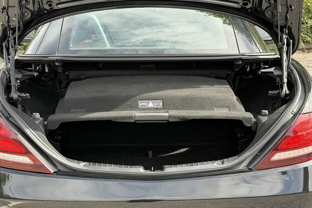 Mercedes-Benz SLC 300 Amg Line 9G-tronic Black #2