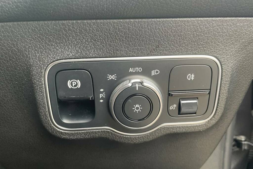 Mercedes-Benz GLB Class Glb 220 Amg Line Premium D 4Matic Grey #22