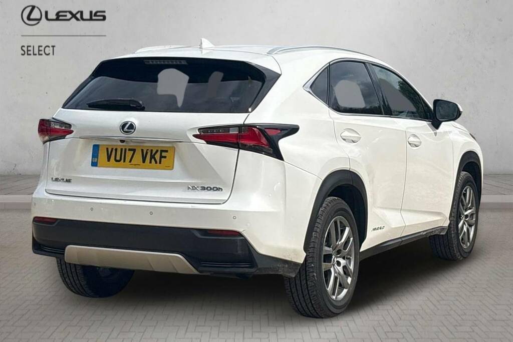 Lexus NX 300H 2.5 Luxury Cvt White #2