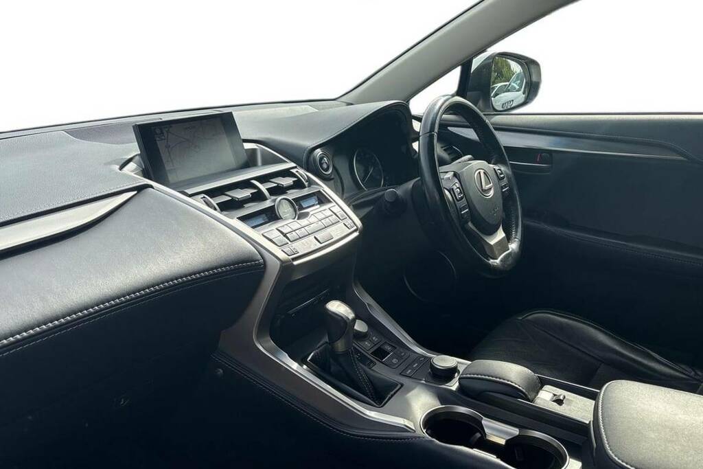 Lexus NX 300H 2.5 Luxury Cvt White #5