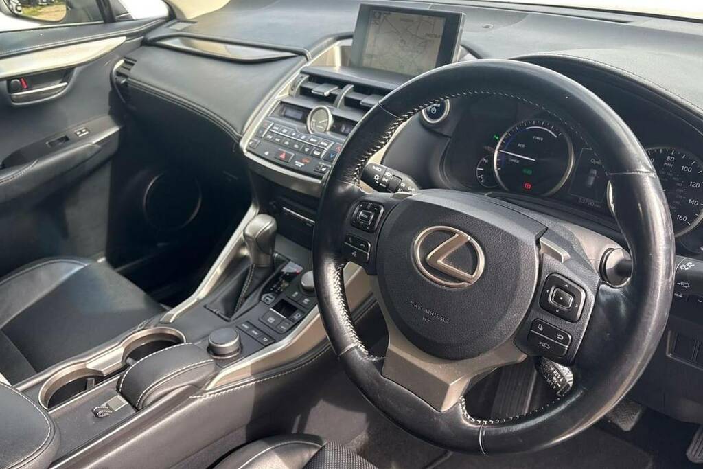 Lexus NX Nx300h Premier White #7