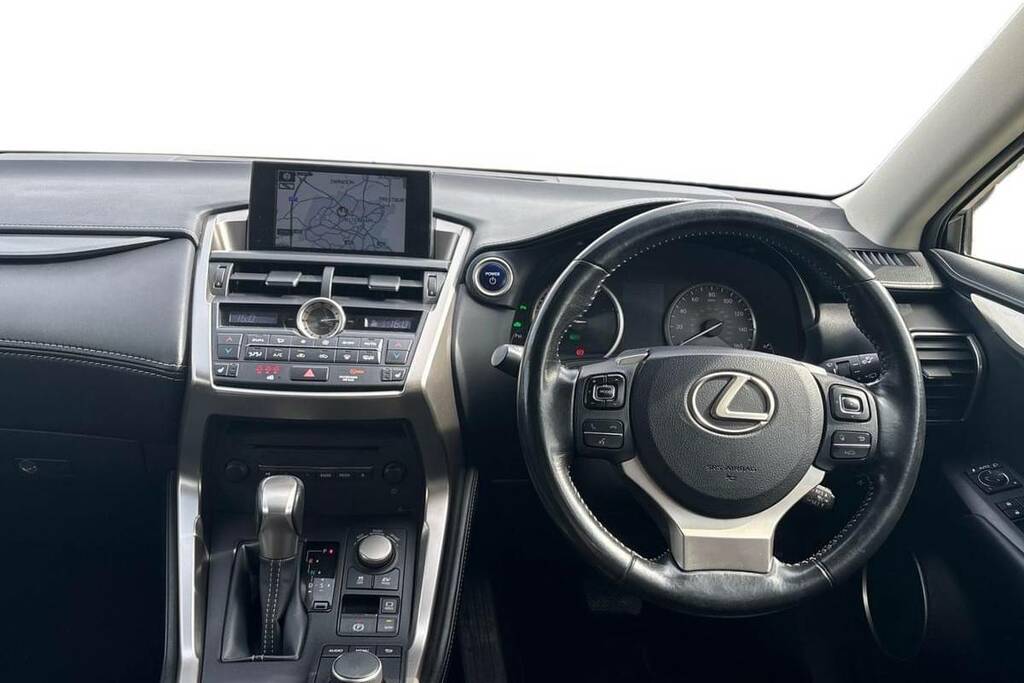 Lexus NX 300H 2.5 Luxury Cvt White #6