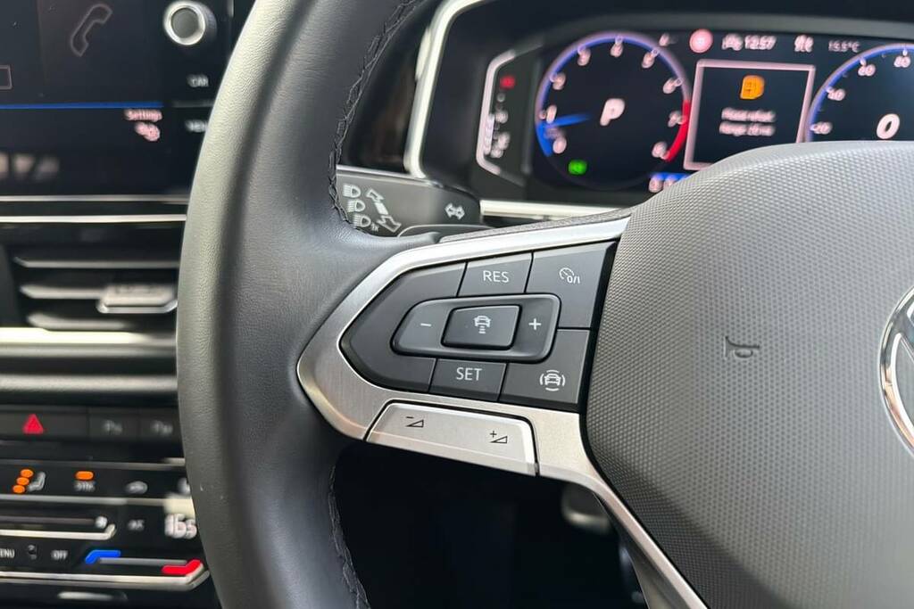 Volkswagen T-Roc 1.5 Tsi R-line Dsg Red #5