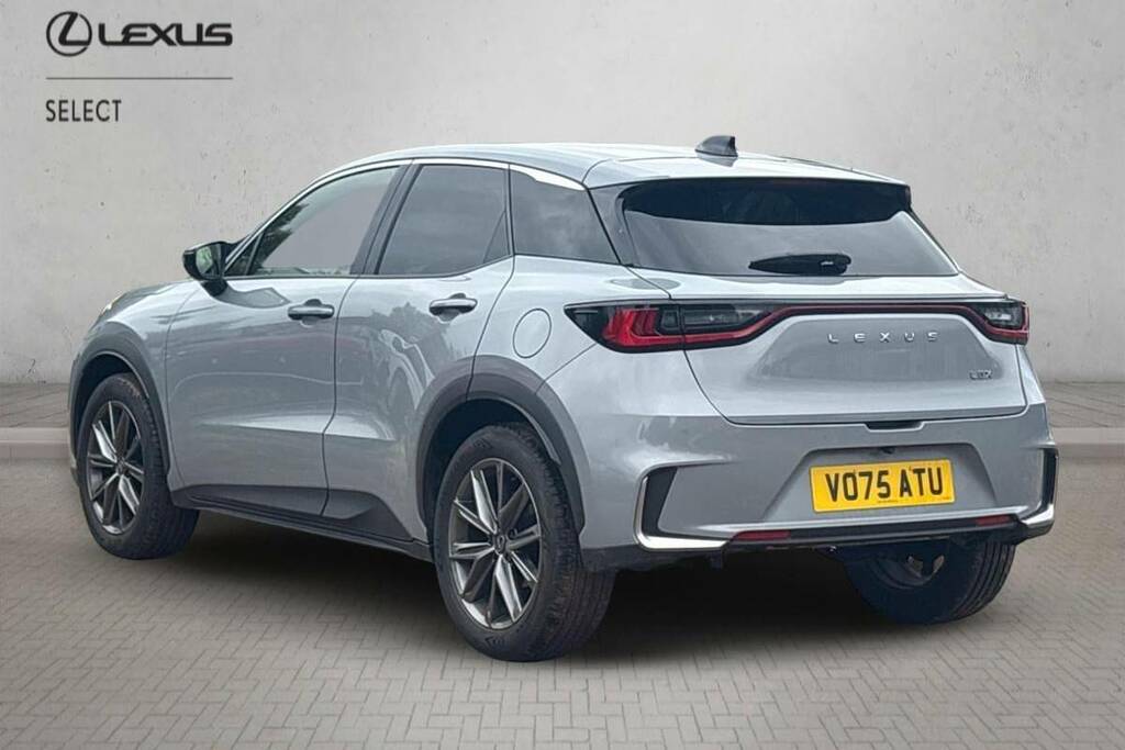 Lexus LBX 1.5 Premium Plus E-cvt Grey #4