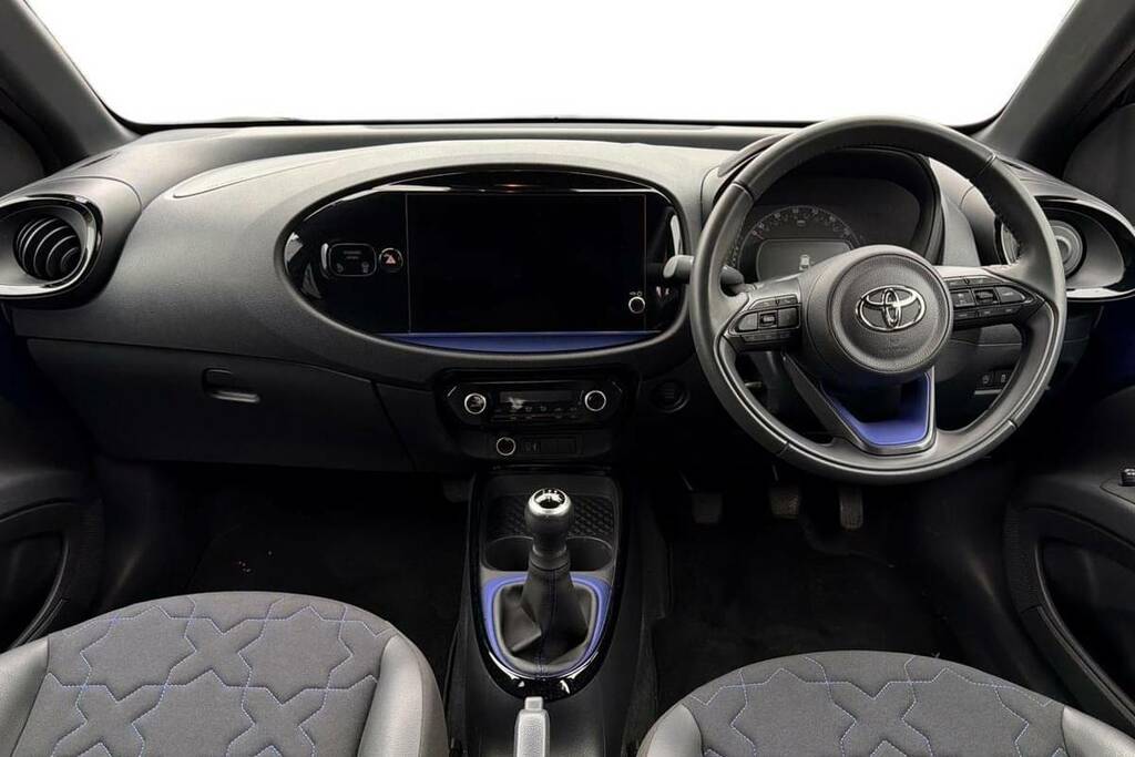 Toyota Aygo X Pure Automatic White #8