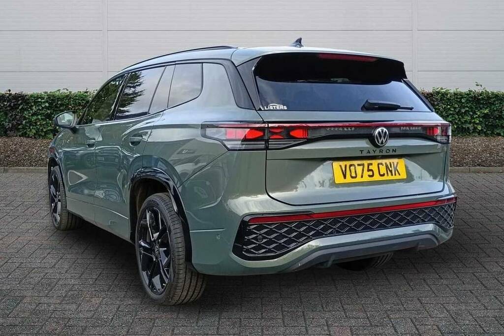 Volkswagen Tayron 1.5 Tsi Ehybrid 272 R-line Edition Dsg6 Green #3