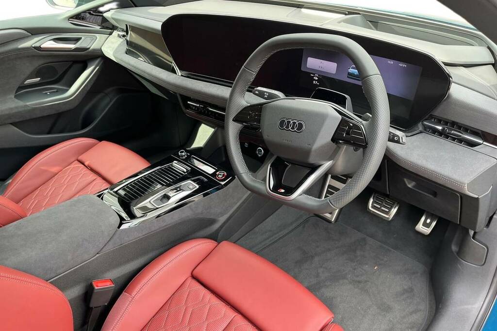 Audi A6 E-tron Avant 370Kw S6 Quattro 100Kwh Black Edition Blue #4
