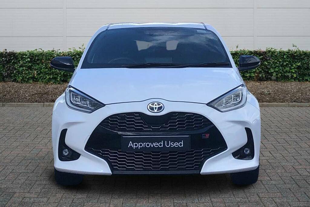 Toyota Yaris 1.5 Hybrid Gr Sport Cvt White #3