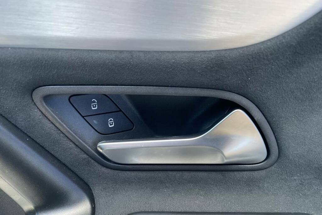 Mercedes-Benz A Class A180 Amg Line Premium Silver #6