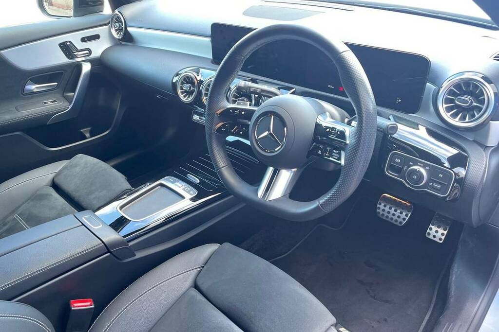 Mercedes-Benz A Class A180 Amg Line Premium Silver #4
