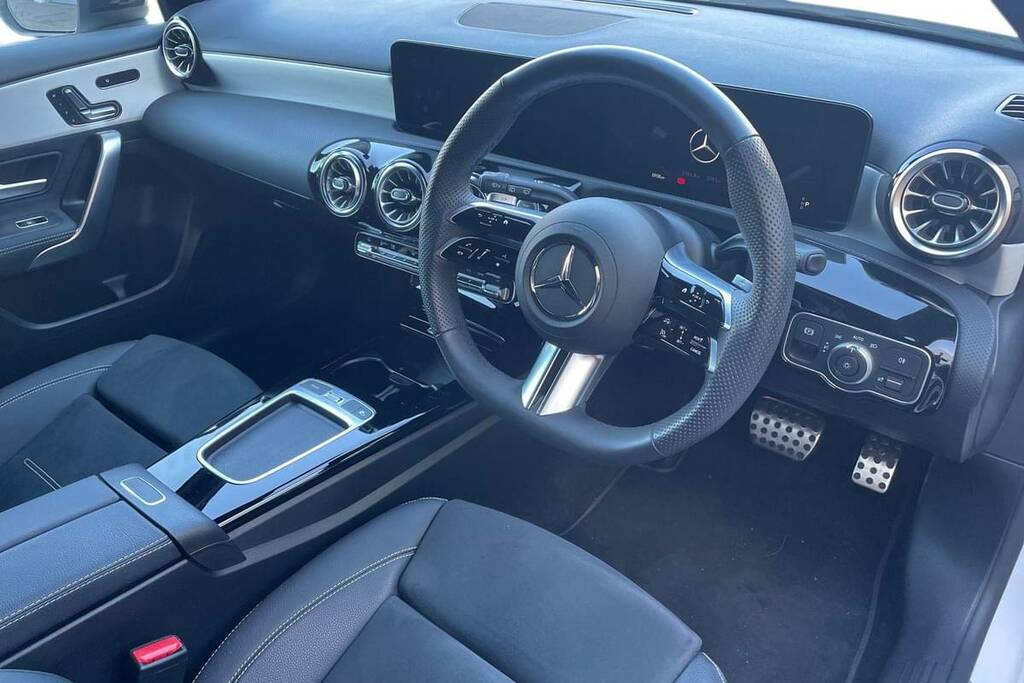 Mercedes-Benz A Class A200 Amg Line Premium White #4