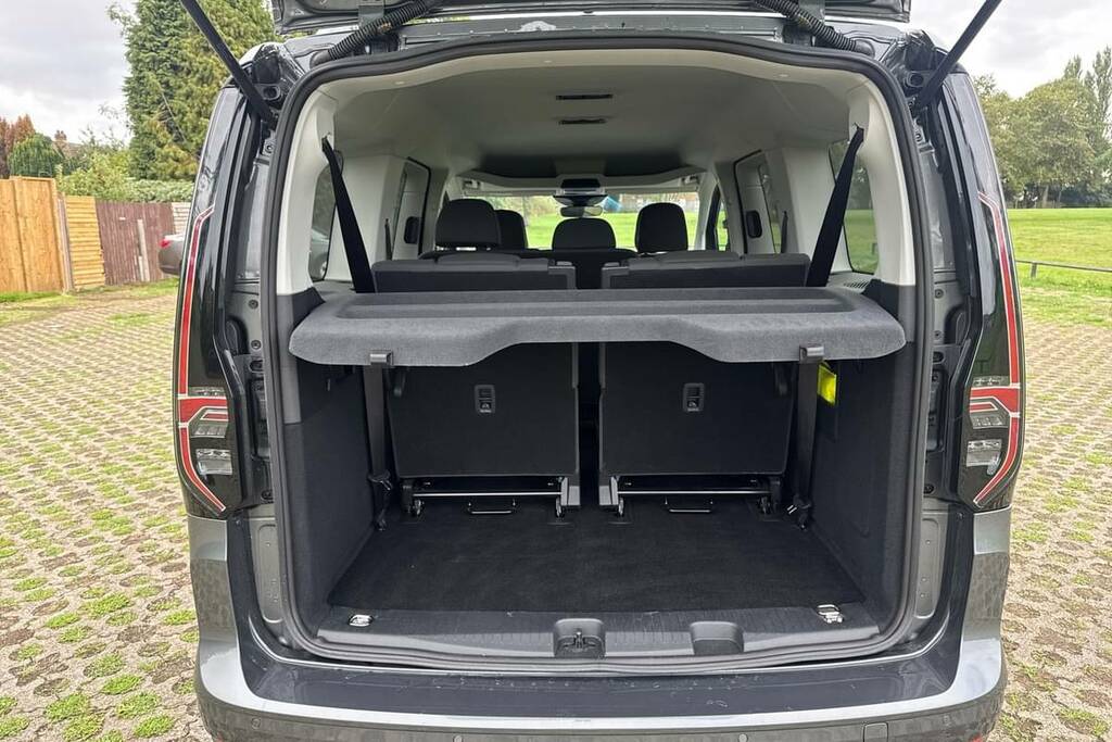 Volkswagen Caddy Maxi Life 2.0 Tdi 122 Life Dsg Tech Pack Grey #2