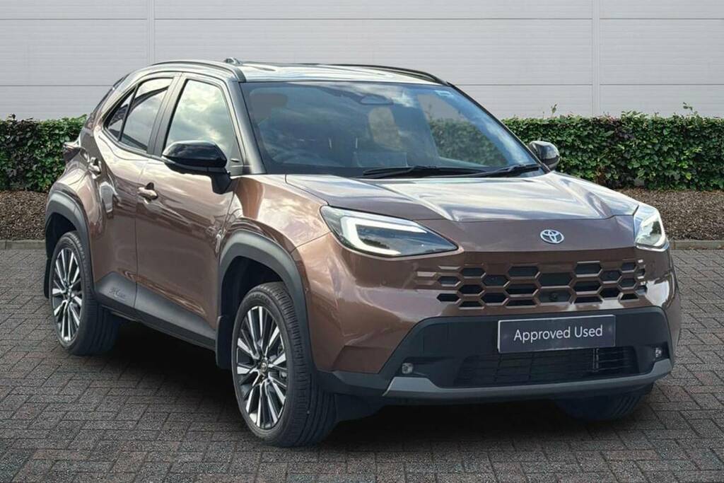 Toyota Yaris Cross 1.5 Hybrid Excel Cvt Bi-tone Brown